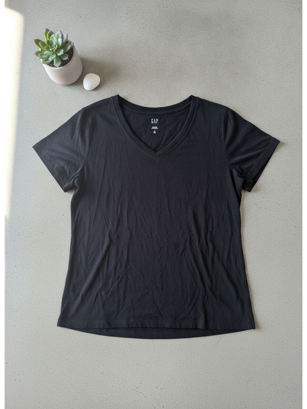 GAP Black V-Neck T-Shirt XL Made in Vietnam